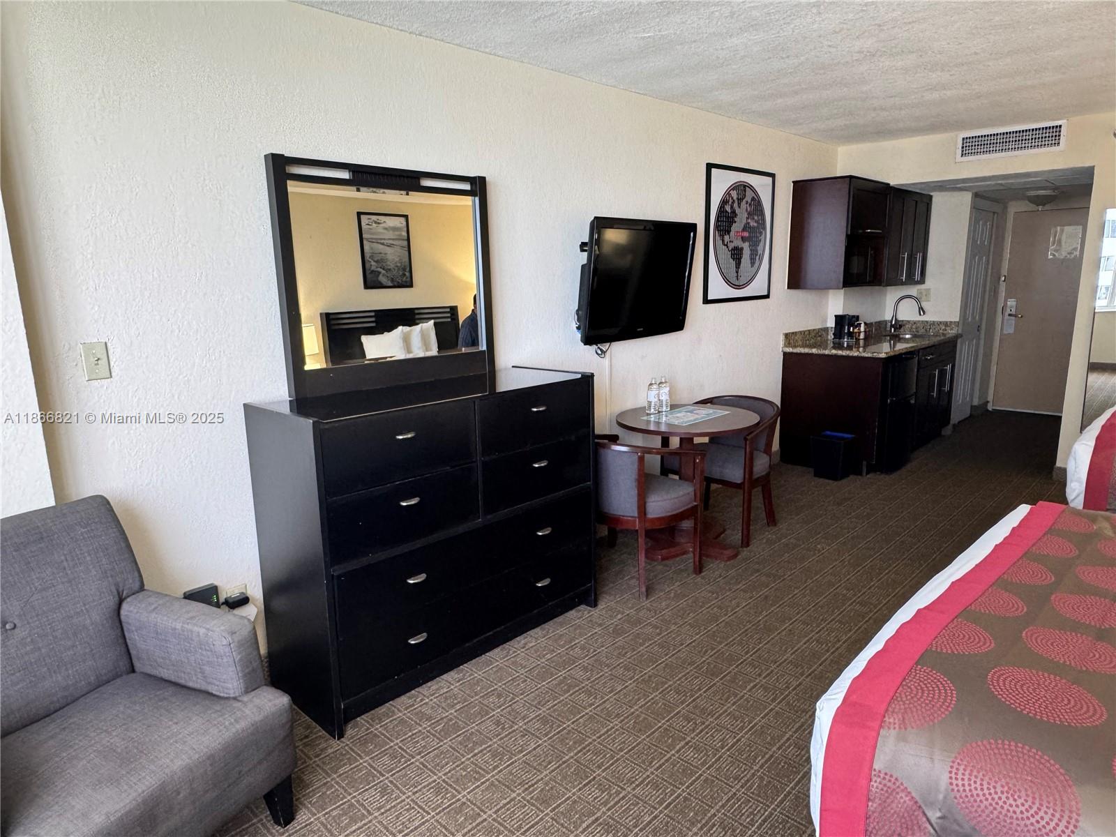 THE AVENTURA BEACH CLUB C - Residential