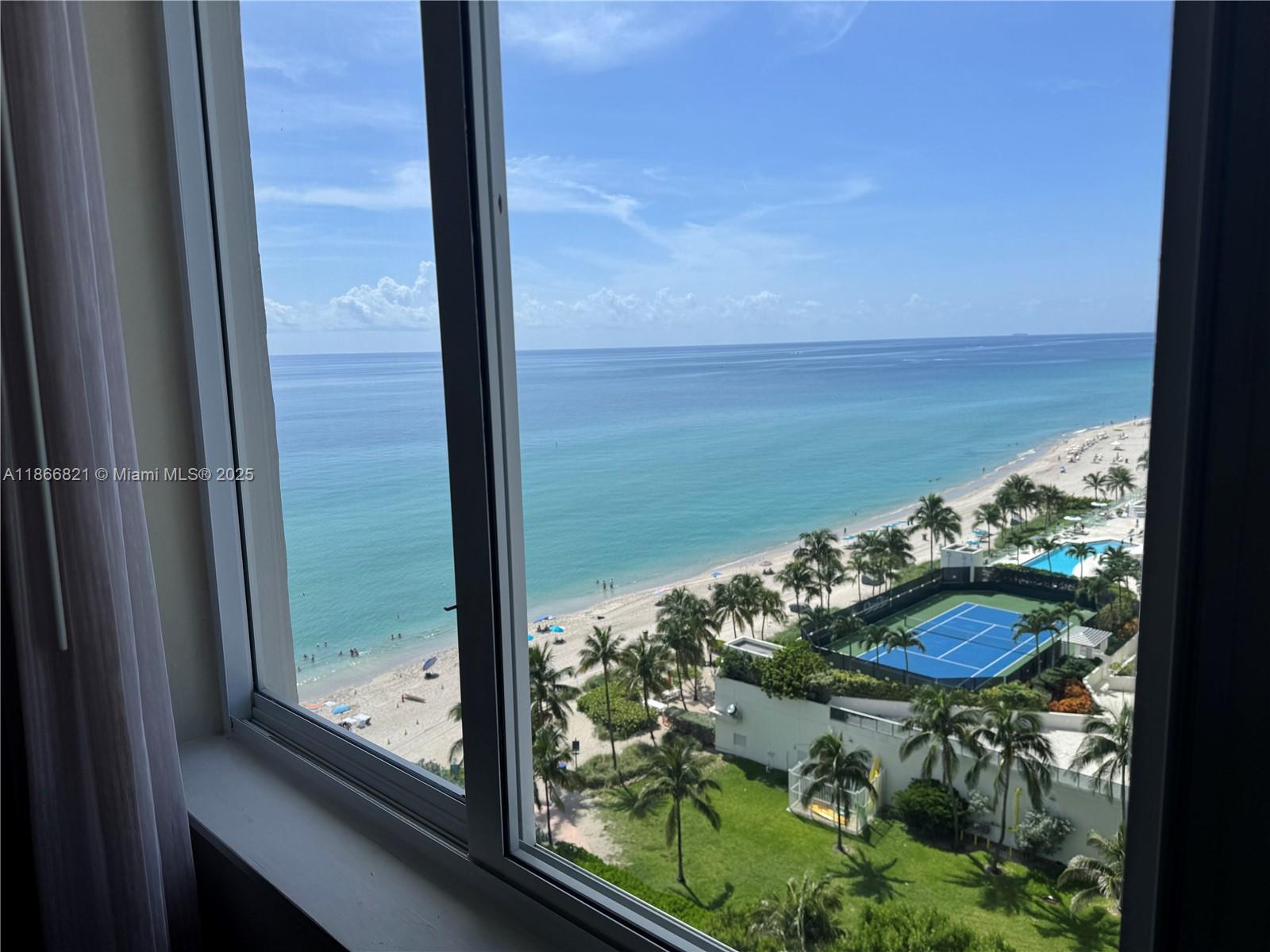 THE AVENTURA BEACH CLUB C - Residential