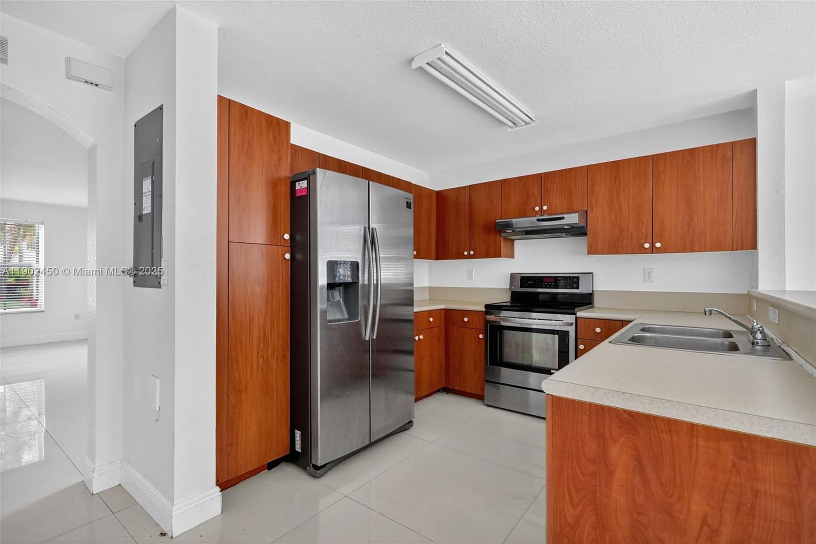 MELROSE POINT CONDO - Residential