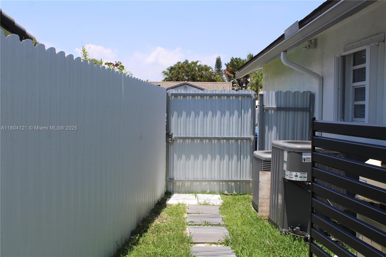 Rental Property at 14670 Sw 150th St A, Miami, Broward County, Florida - Bedrooms: 1 
Bathrooms: 1  - $1,450 MO.