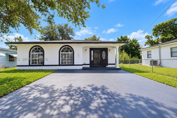 2276 NW 81ST ST, MIAMI, FL 33147 - Image 6b8faa1f94bbfc6cd1d8edeeabc8e536/677317798
