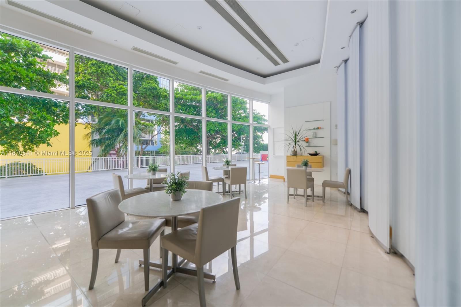 SKYLINE ON BRICKELL CONDO - Residential