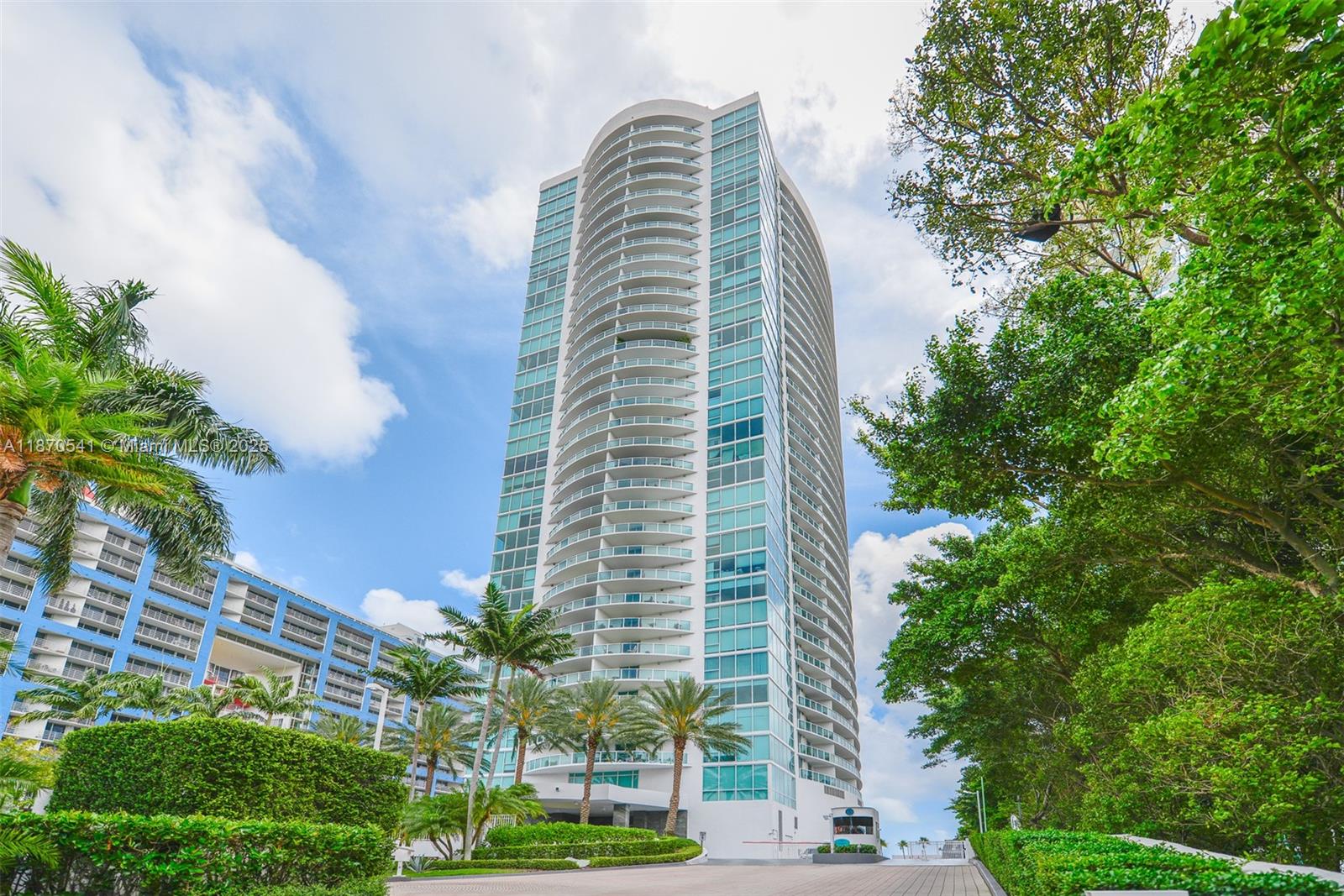SKYLINE ON BRICKELL CONDO - Residential