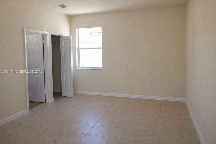 STUDIO APARTMENT IN ESPECTACULAR COMMUNITY OF KENDALL SQUARE, FULL EQUIPPED.WOOD CABINET,
GRANITE COUNTERTOP. S.S APPLIANCES. WASHER AND DRYER INSIDE.CERAMIC TRHOUGHOUT UTILITY BILLS
(WATER & ELECTRICITY) INCLUDED BASED ON ONE TENANT ONLY. Realtors, please read Brokers Remarks.