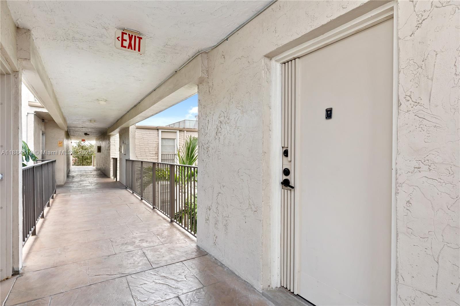 DADELAND GROVE CONDO - Residential