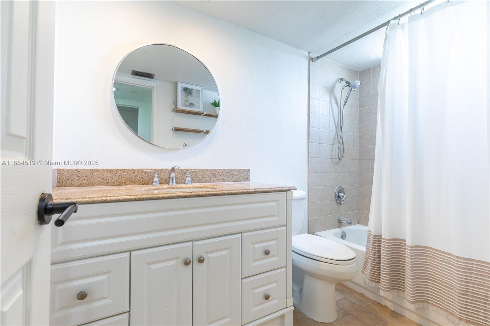 DADELAND GROVE CONDO - Residential