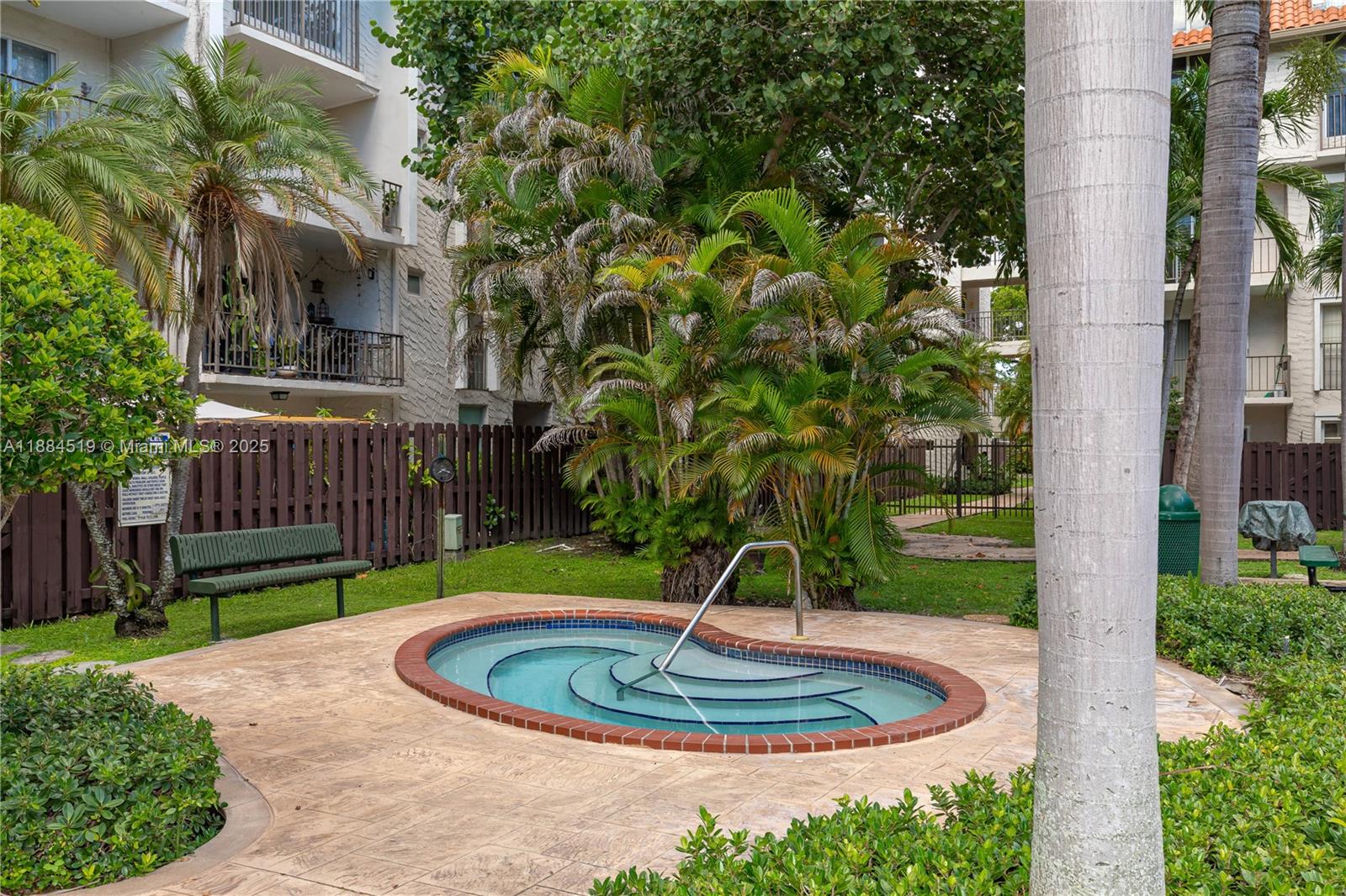 DADELAND GROVE CONDO - Residential