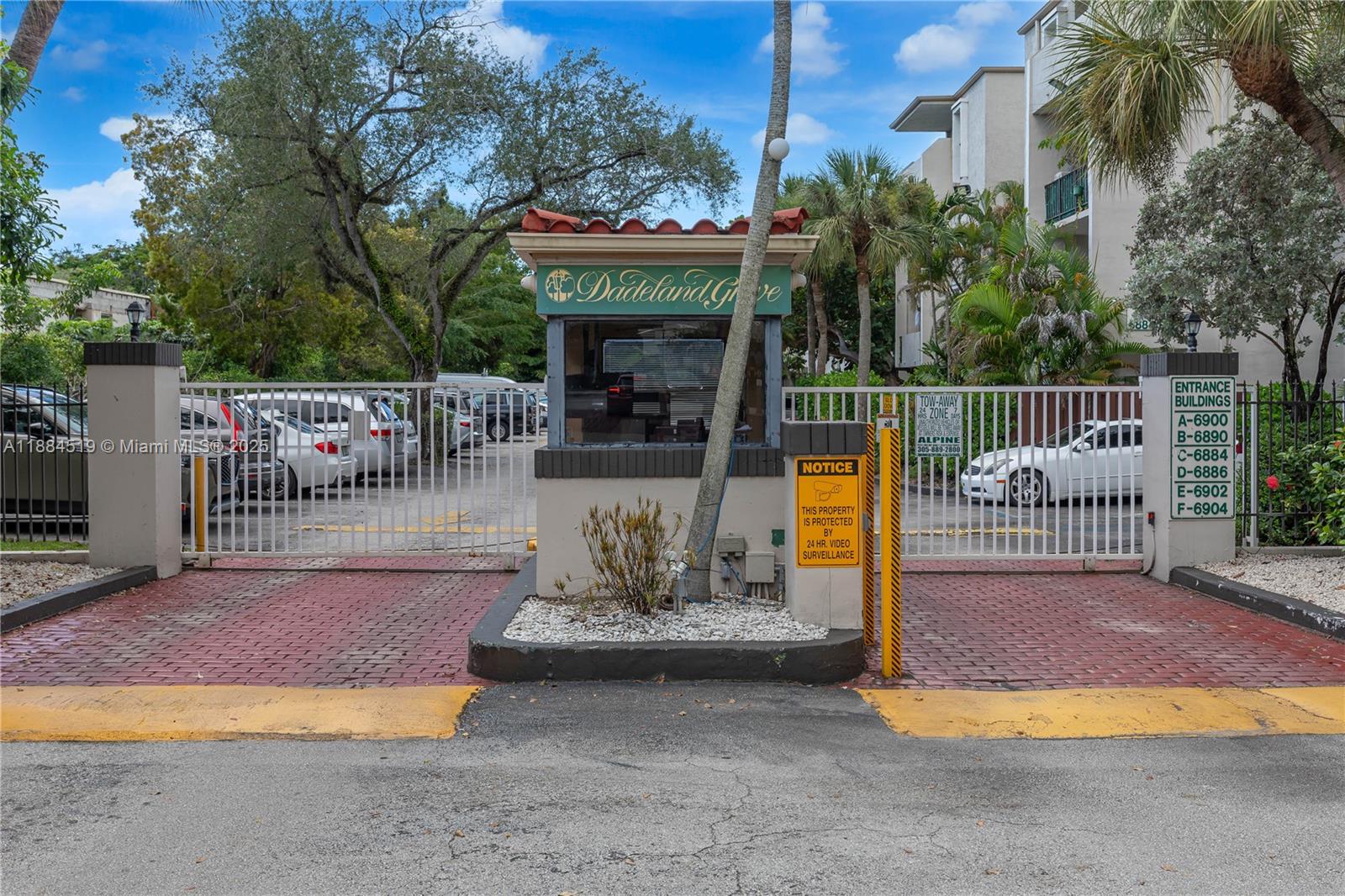 DADELAND GROVE CONDO - Residential