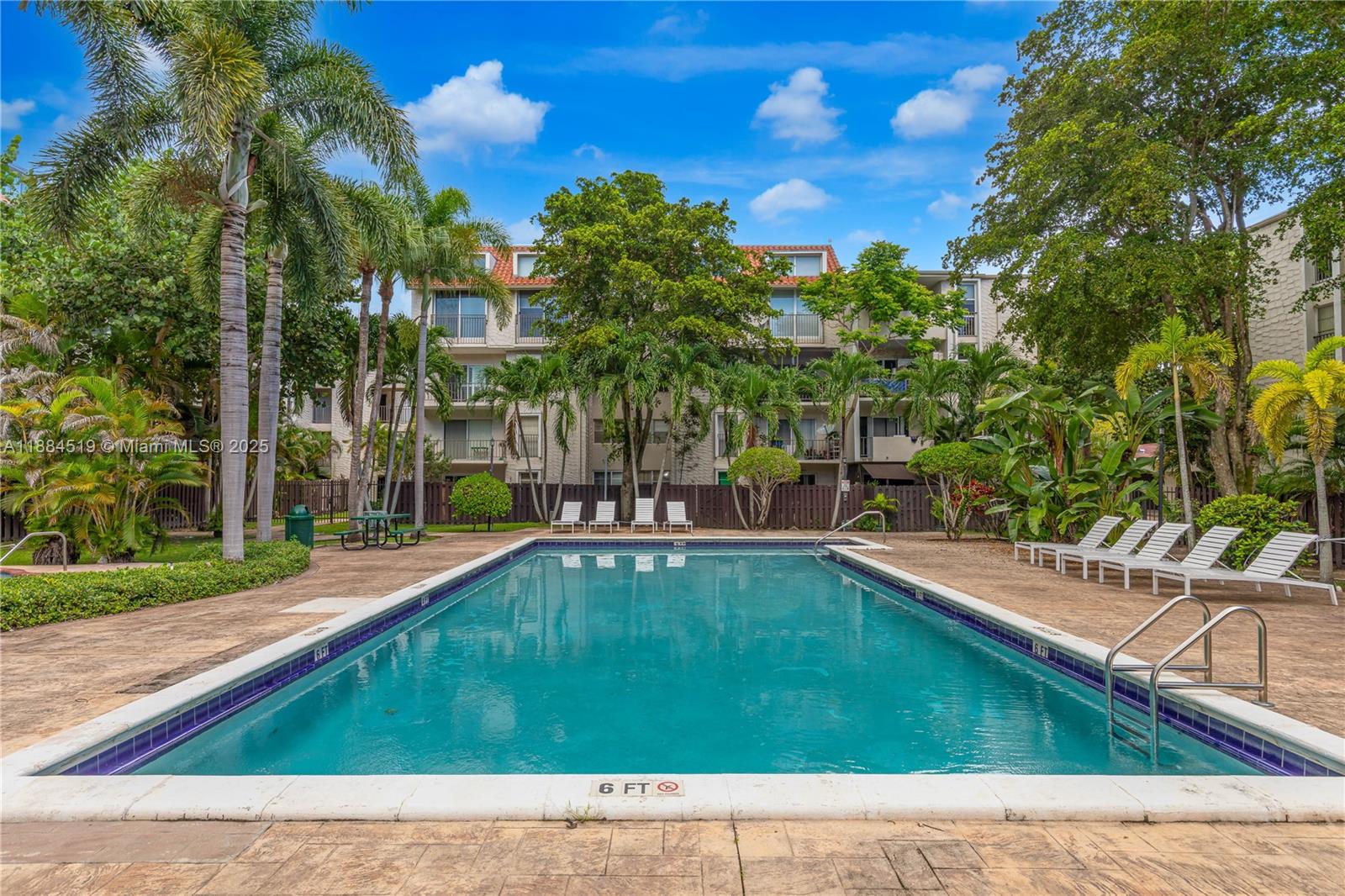 DADELAND GROVE CONDO - Residential