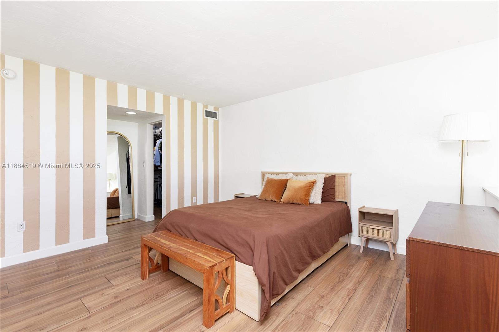 DADELAND GROVE CONDO - Residential