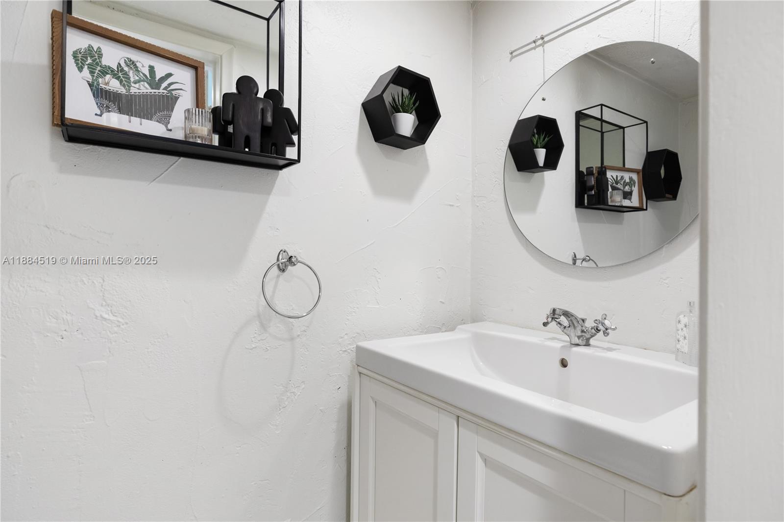 DADELAND GROVE CONDO - Residential