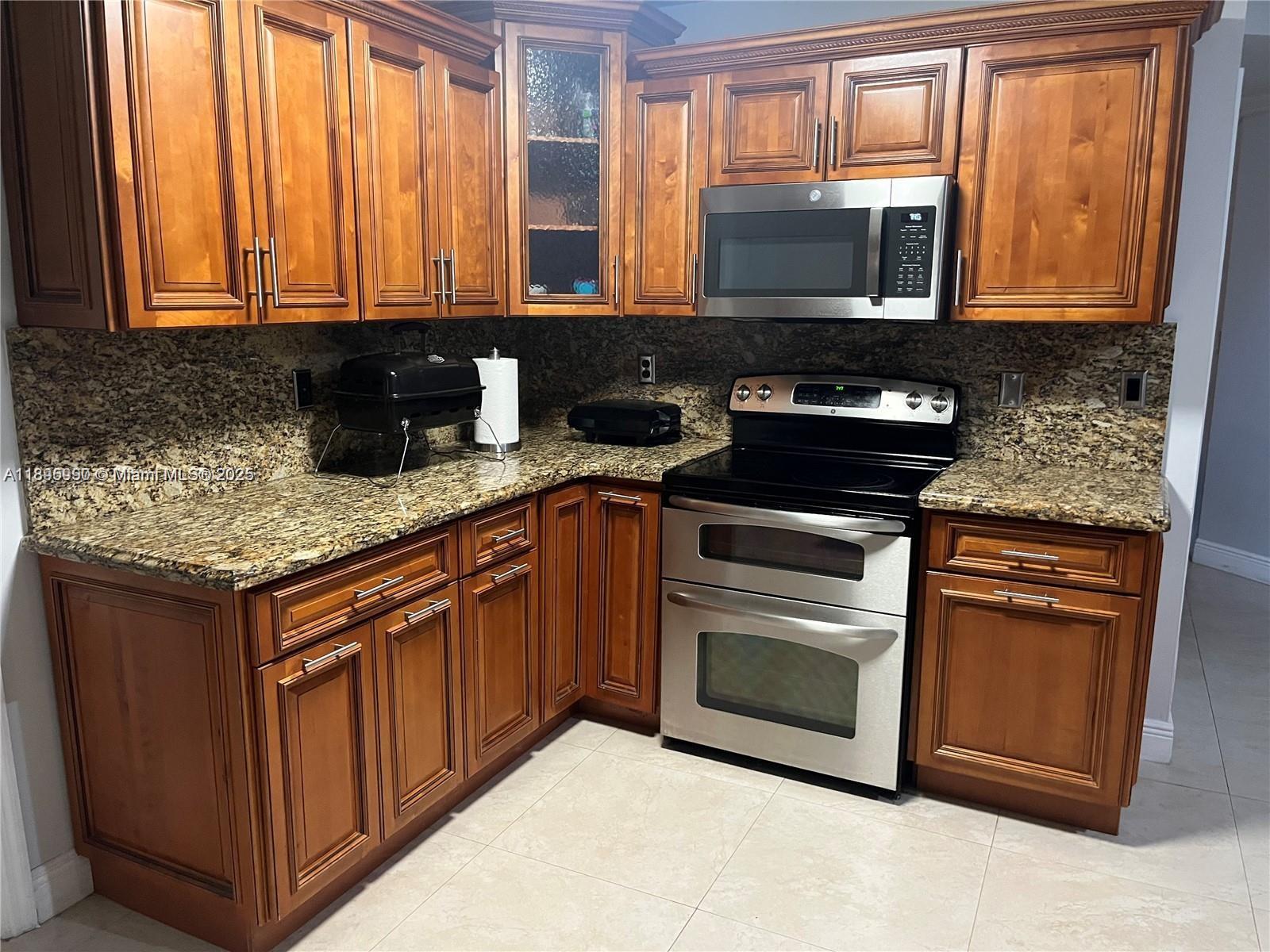 FOREST LAKES GARDENS SEC - Residential Lease