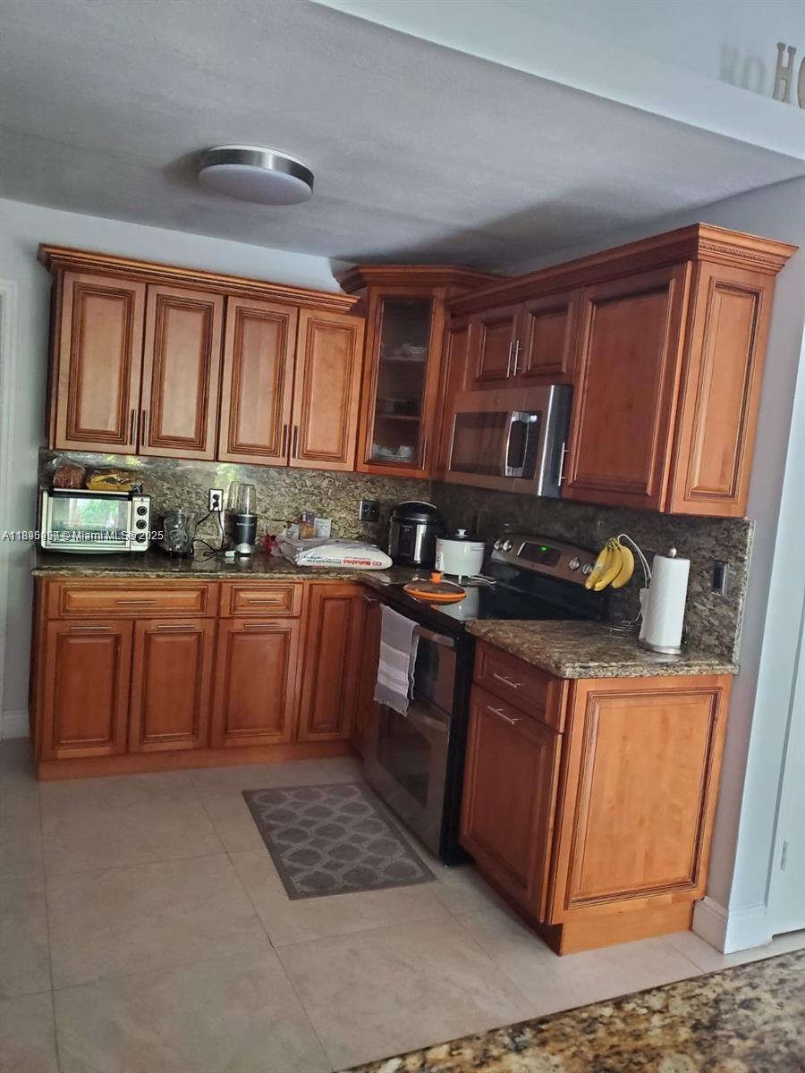 FOREST LAKES GARDENS SEC - Residential Lease