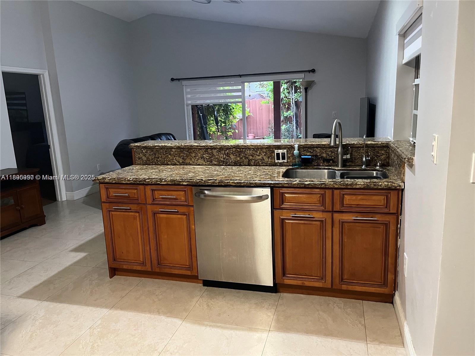 FOREST LAKES GARDENS SEC - Residential Lease