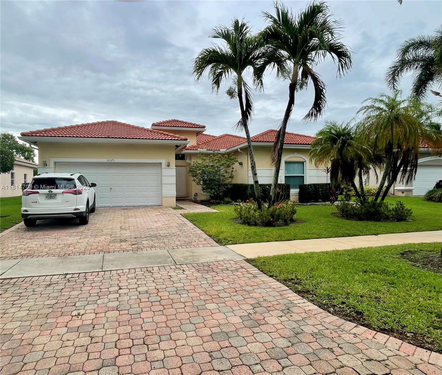 Property for Sale at 16375 Nw 14th St, Pembroke Pines, Miami-Dade County, Florida - Bedrooms: 3 
Bathrooms: 2  - $749,000