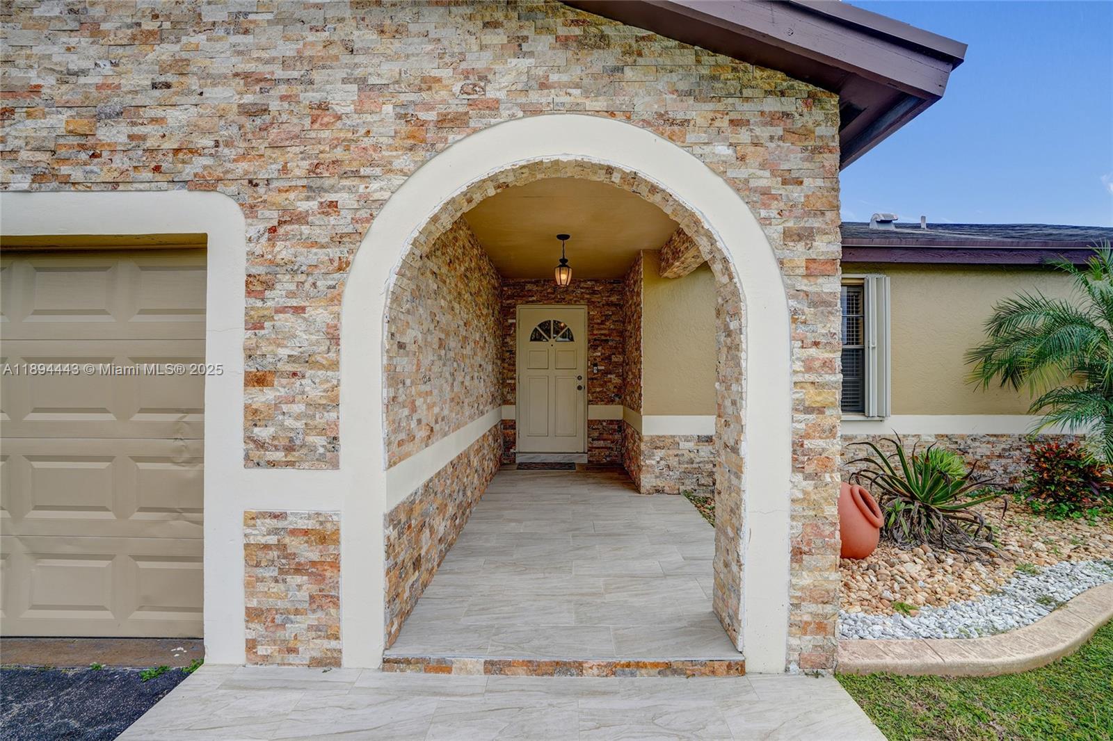 REDLANDS EDGE - Residential