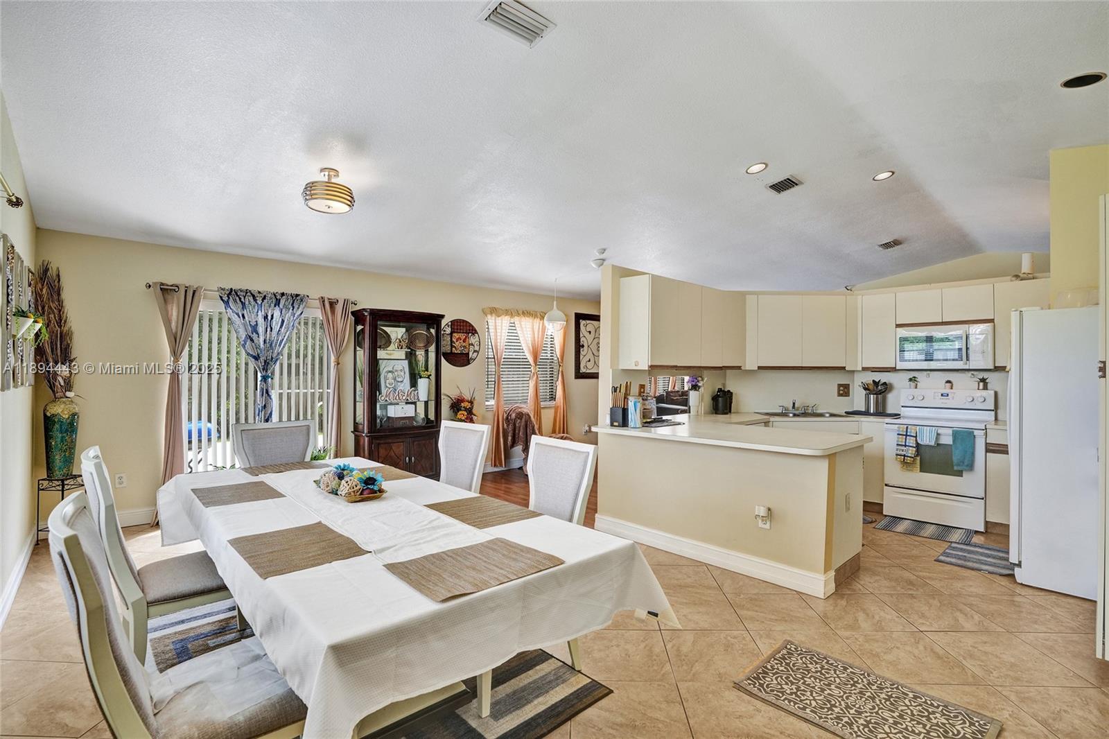 REDLANDS EDGE - Residential