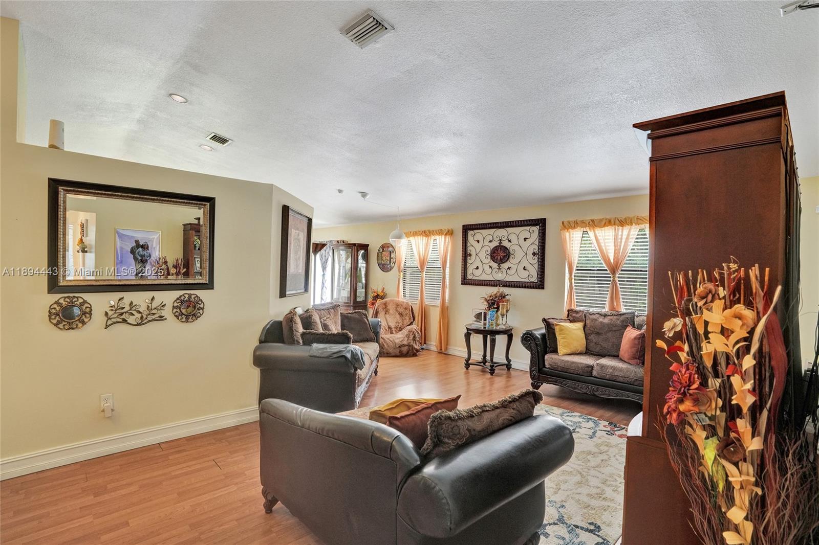 REDLANDS EDGE - Residential