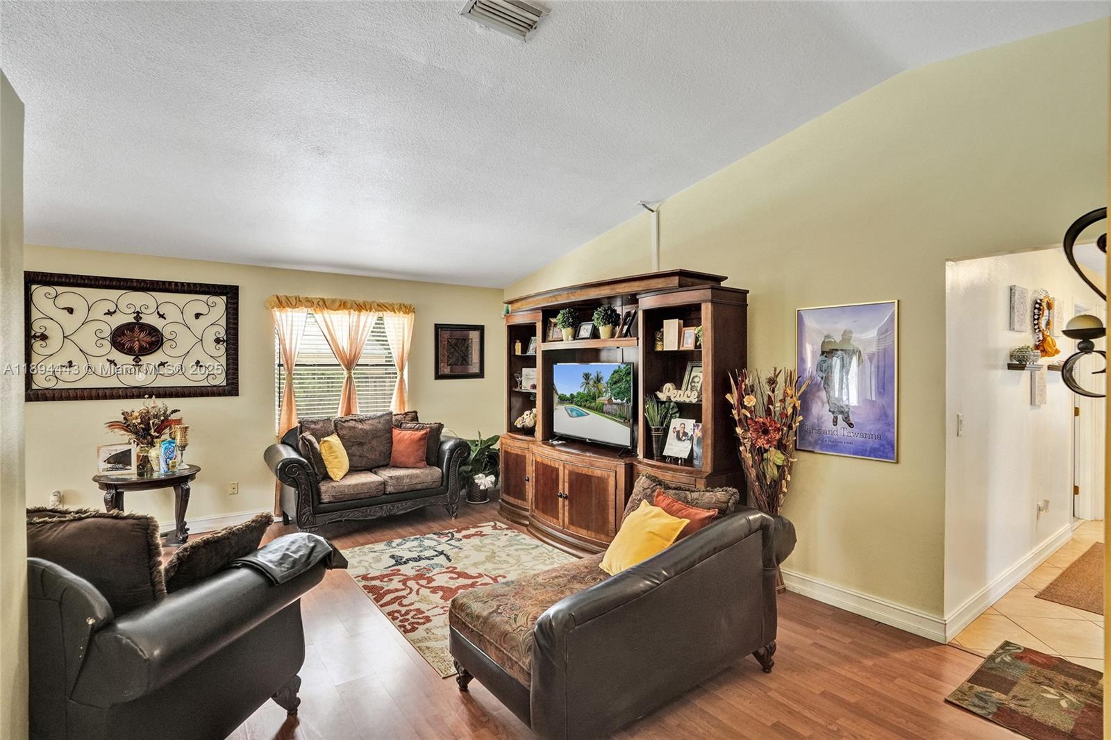 REDLANDS EDGE - Residential