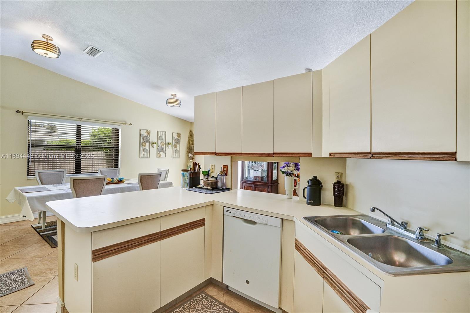 REDLANDS EDGE - Residential