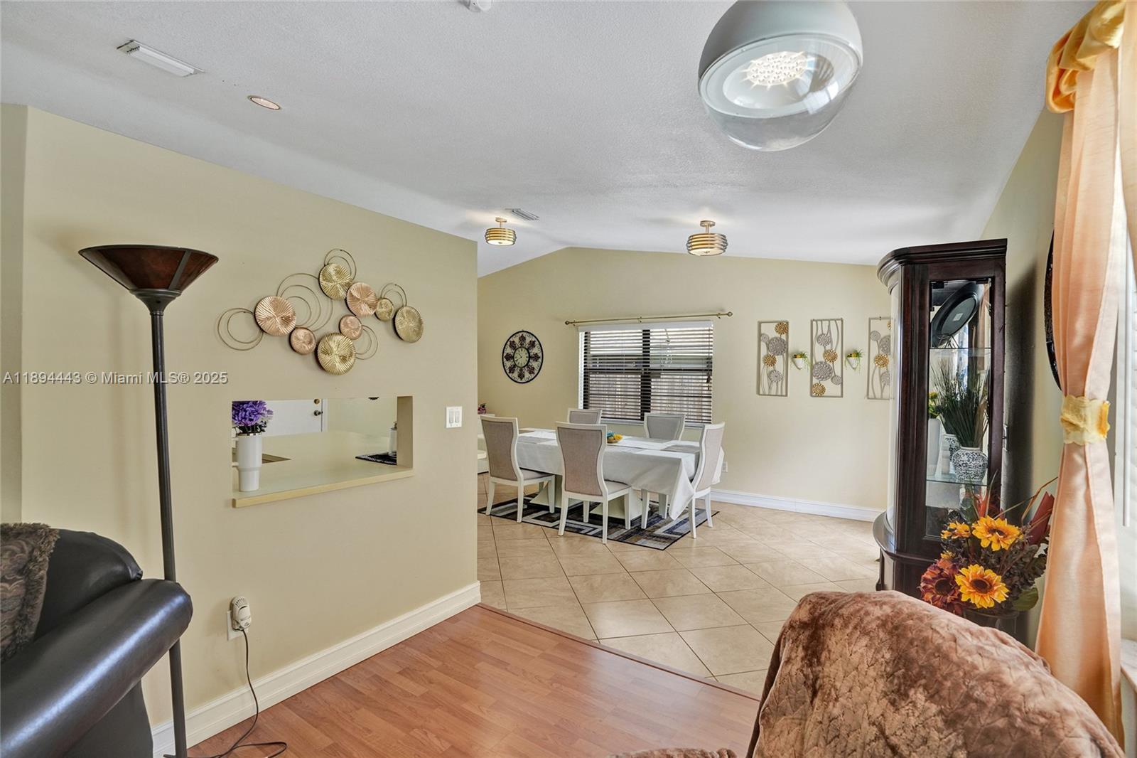 REDLANDS EDGE - Residential