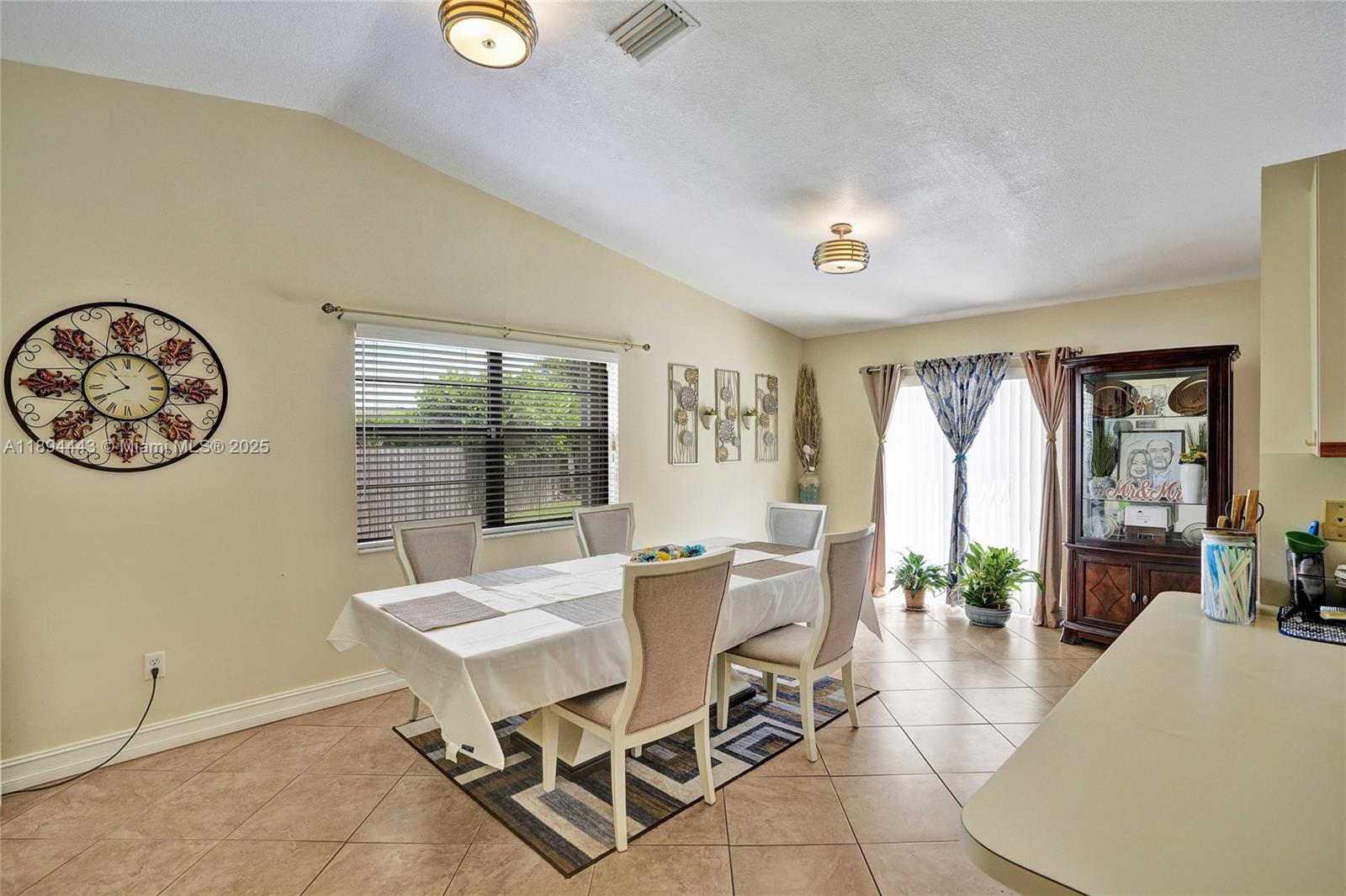 REDLANDS EDGE - Residential