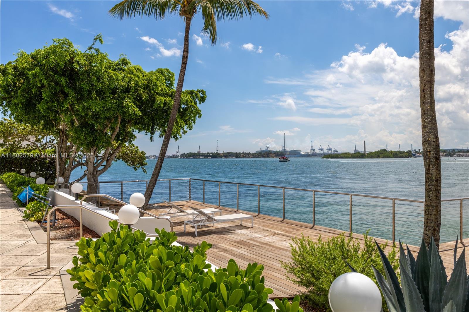 BELLE ISLE - Residential