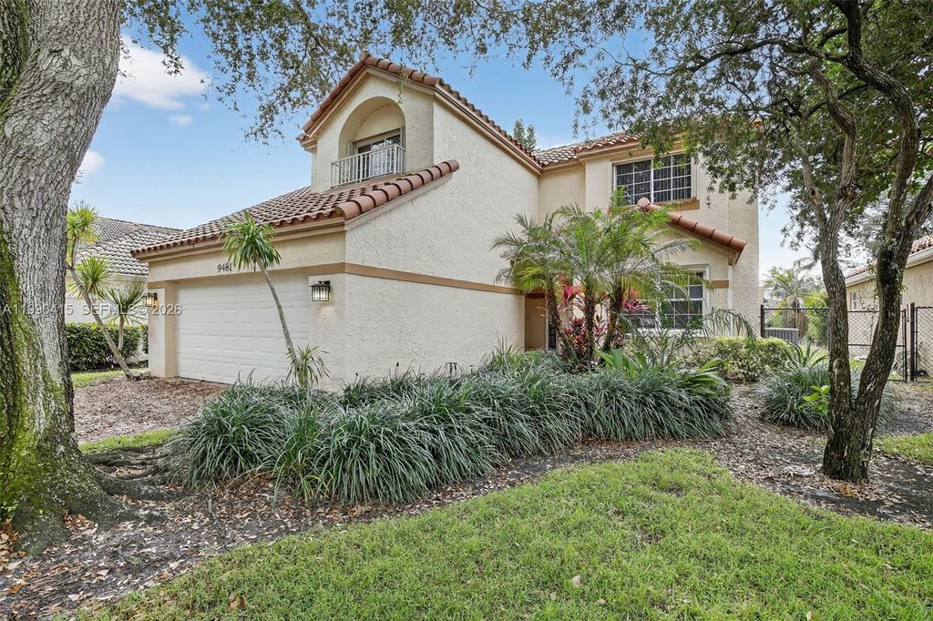 Photo of 9481 Oak Grove Cir, Davie, FL 33328 (MLS # A11996415)