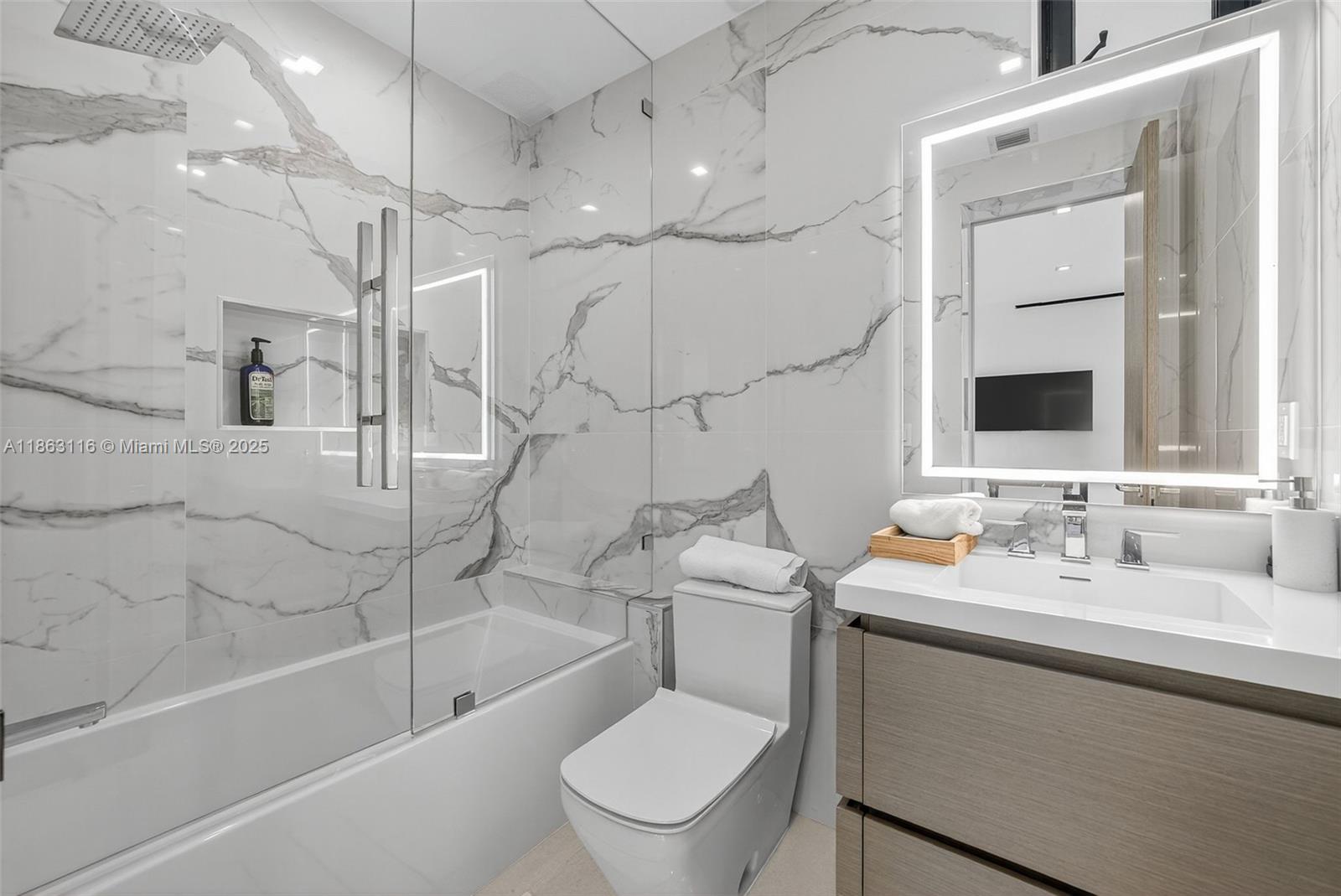 Las Olas Isles - Residential