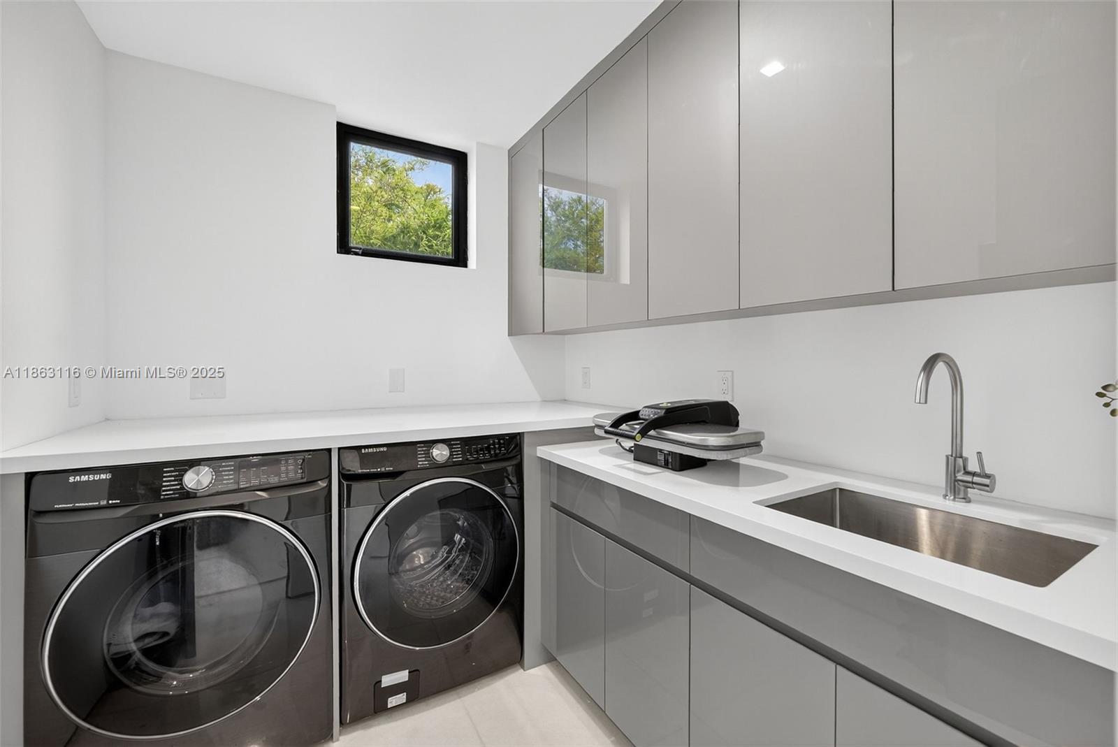 Las Olas Isles - Residential