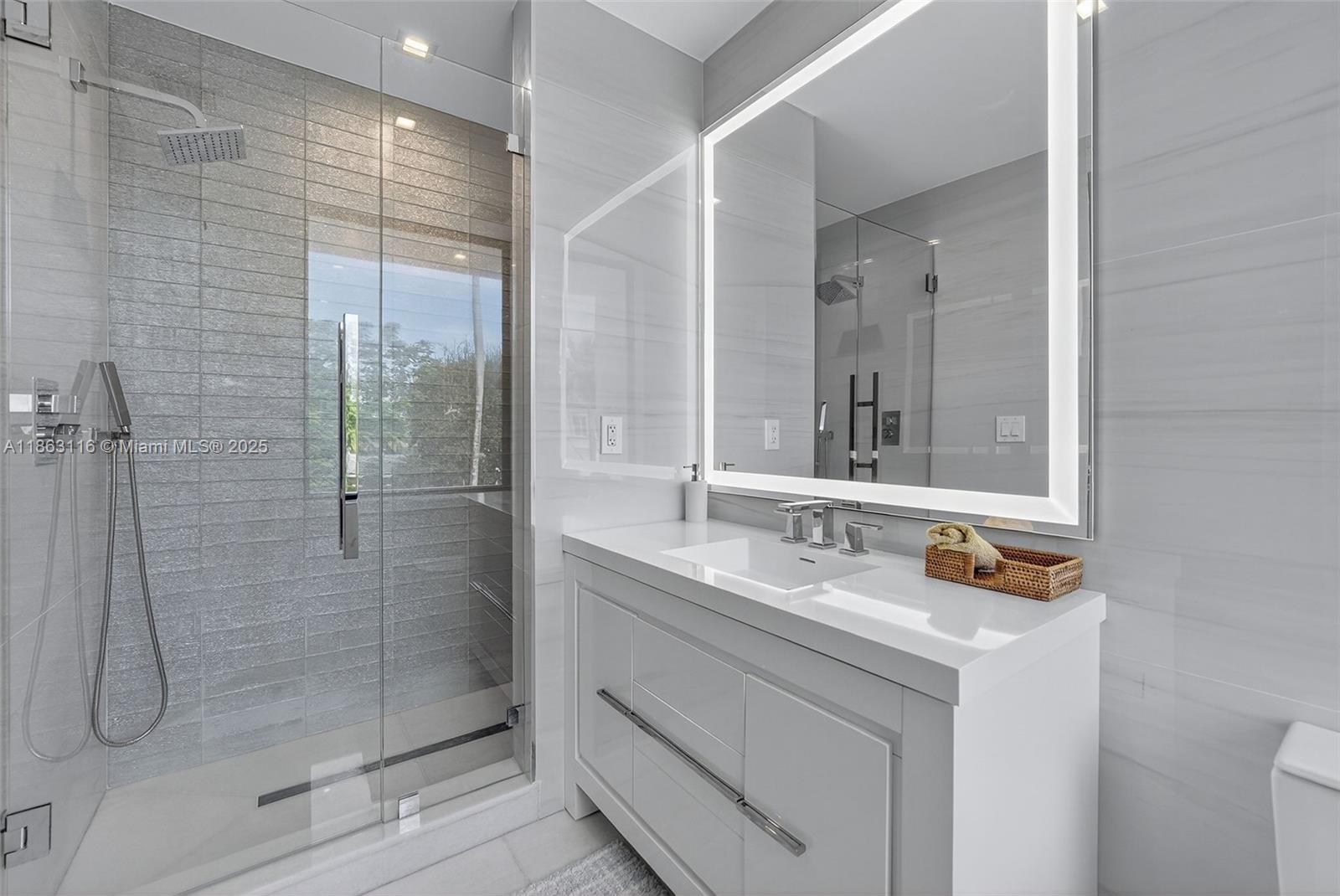 Las Olas Isles - Residential