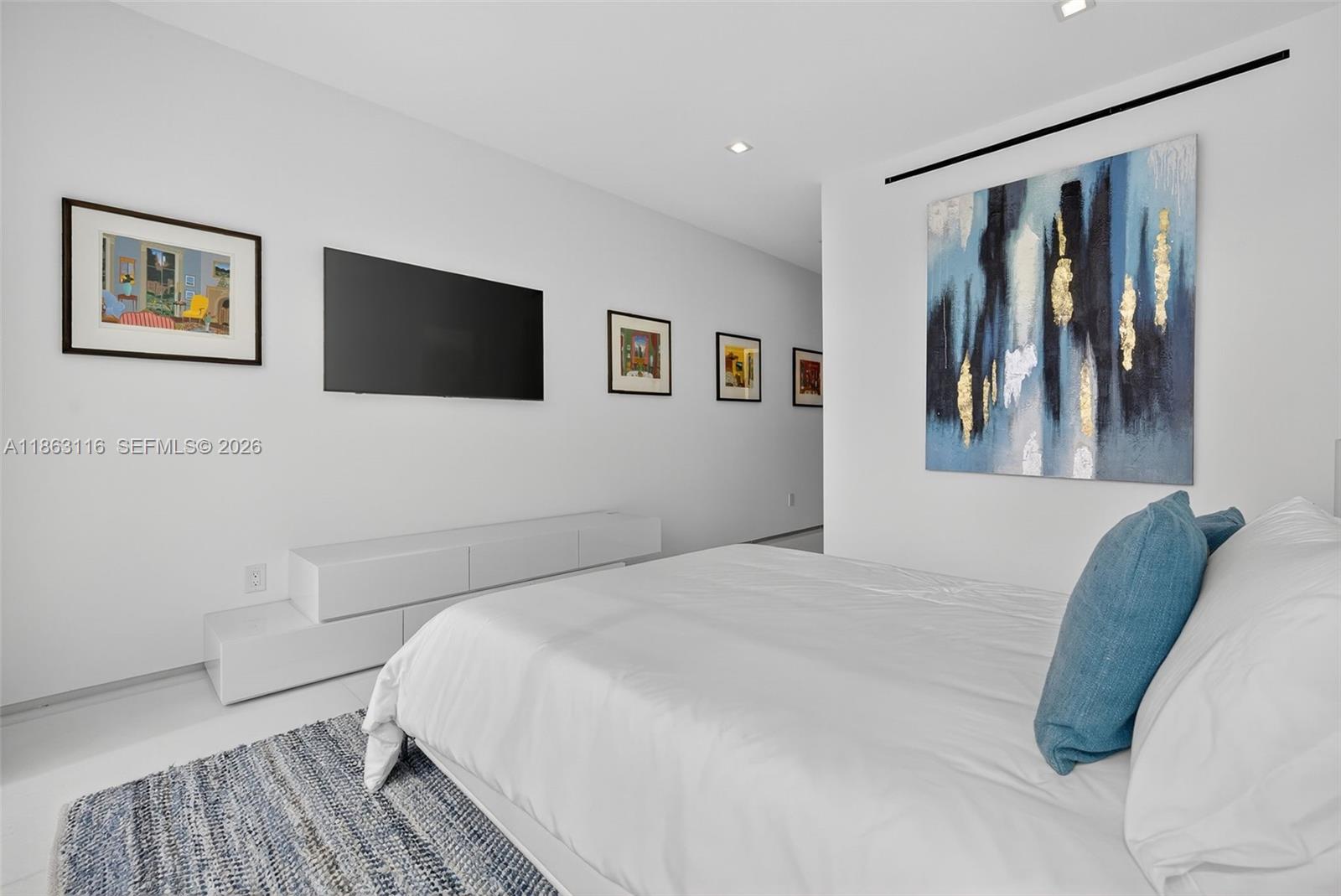 Las Olas Isles - Residential