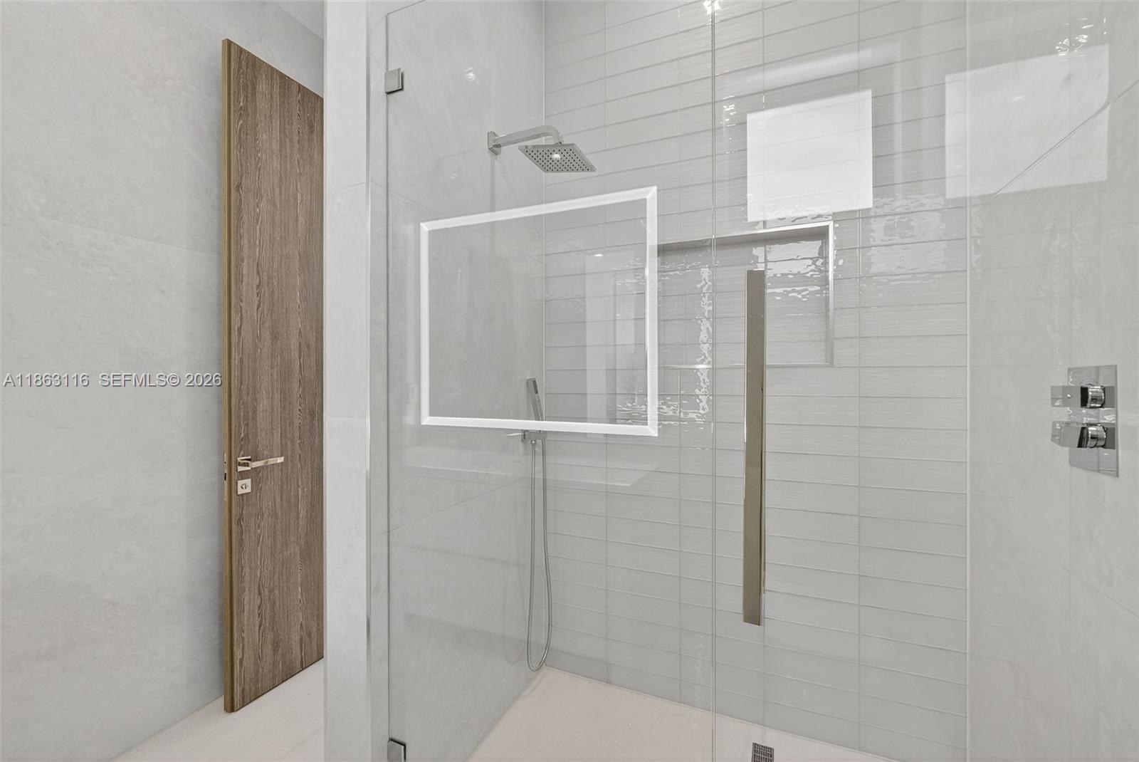 Las Olas Isles - Residential