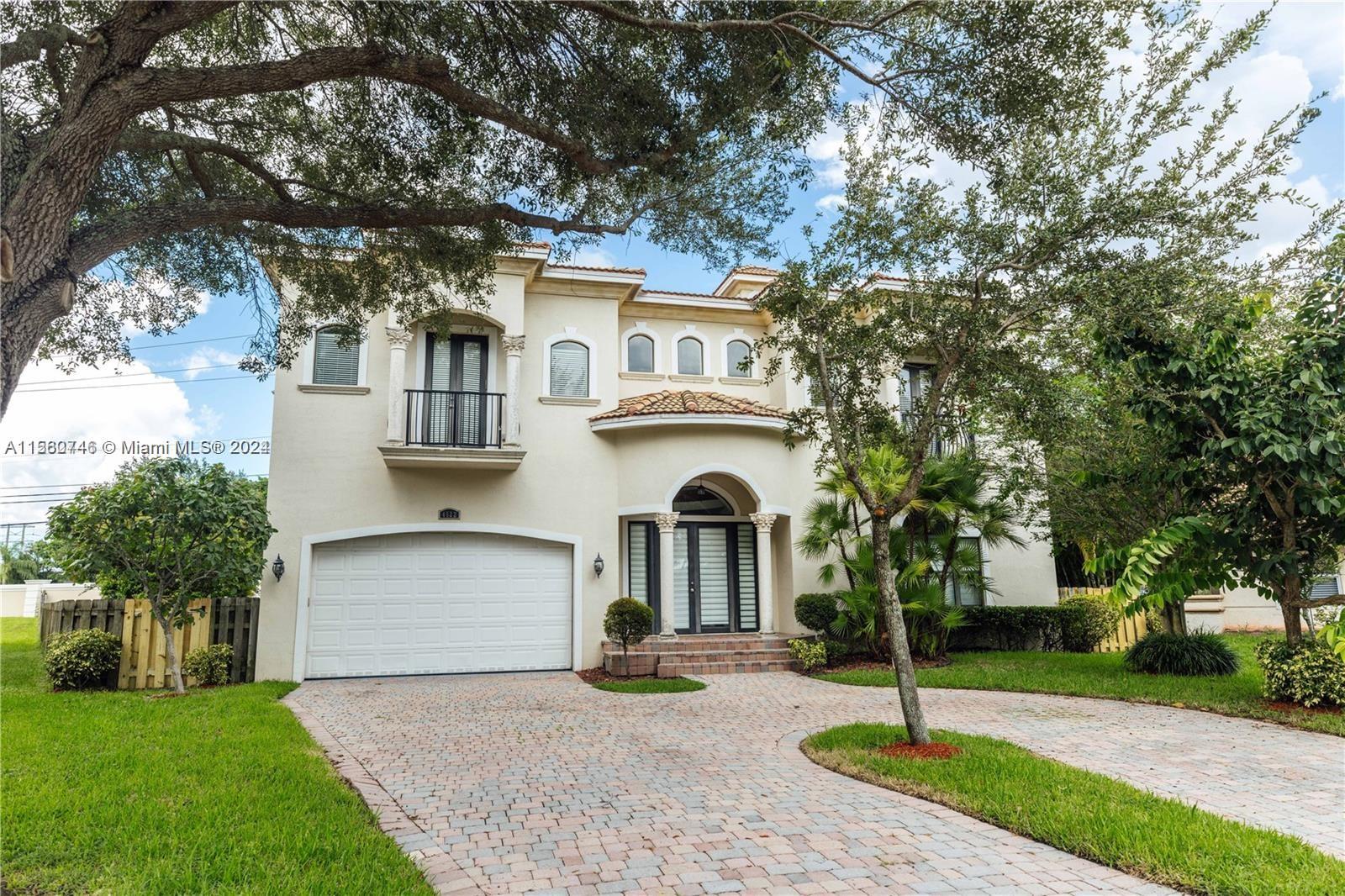 4522 Nw 67th Ave, Coral Springs, Broward County, Florida - 5 Bedrooms  
4 Bathrooms - 