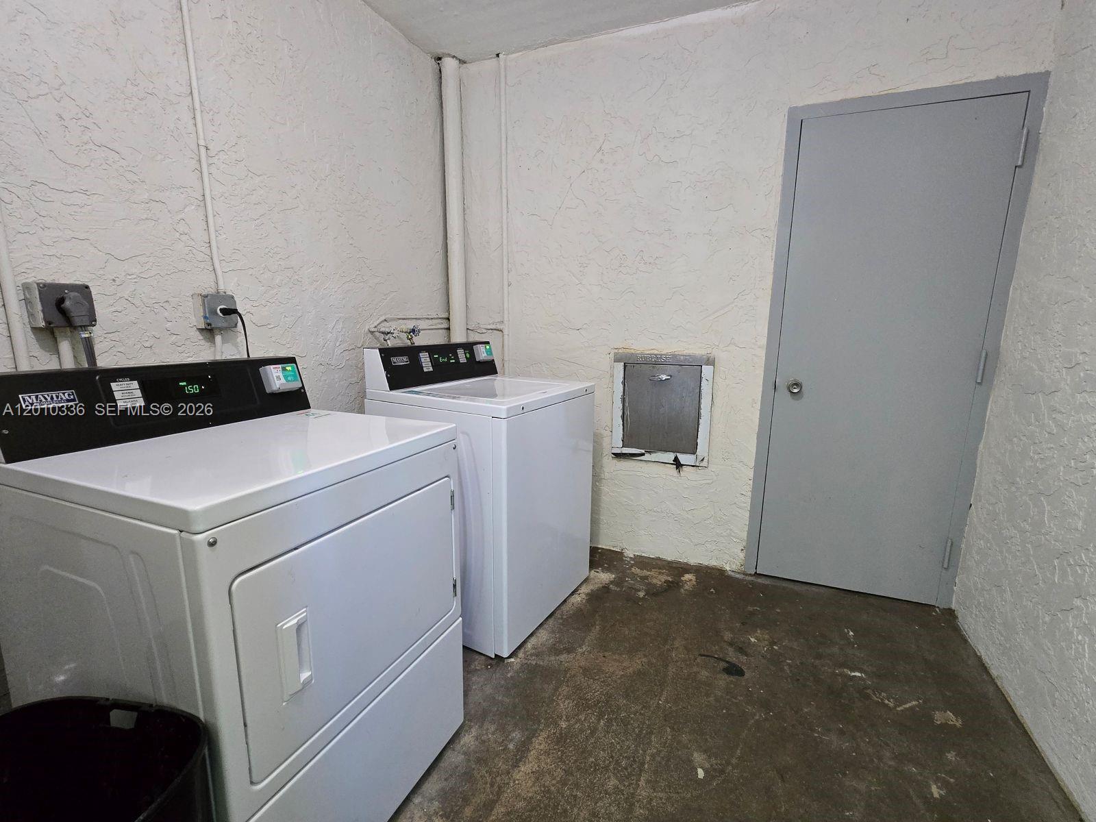 NARANJA LAKES CONDO NO 5 - Residential