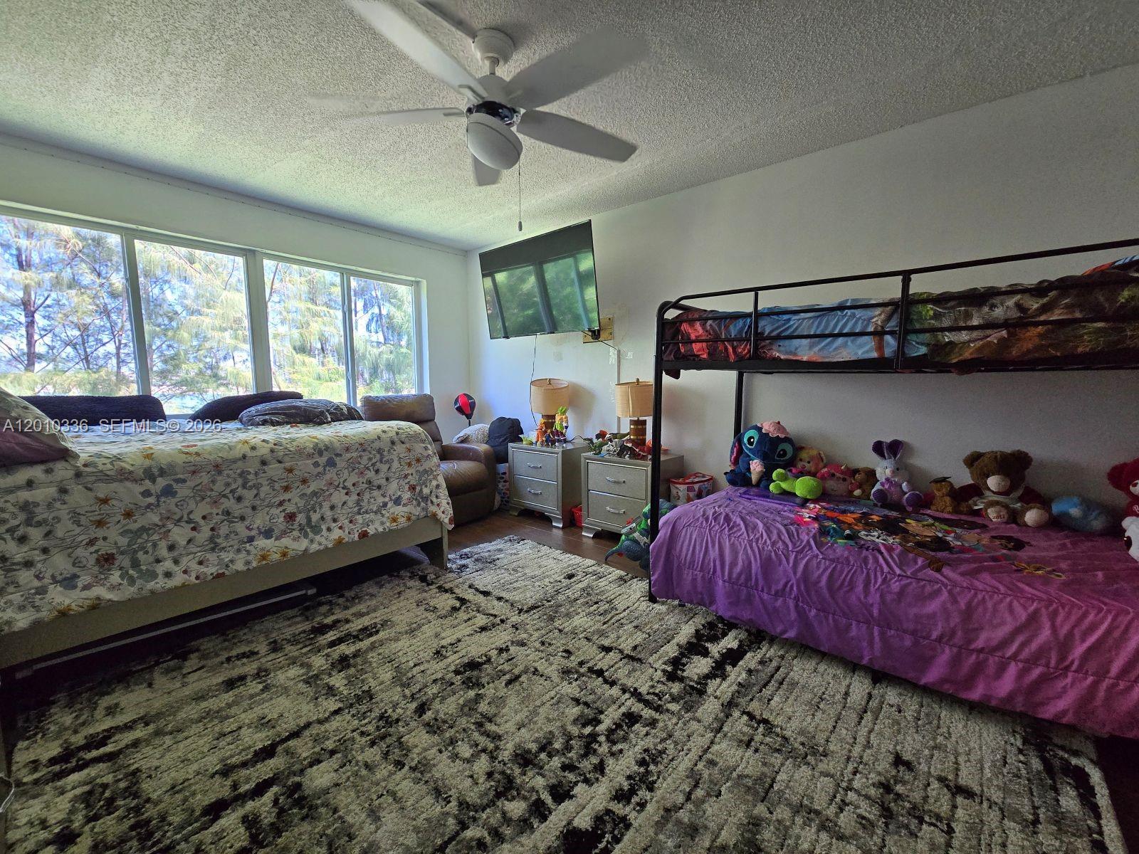 NARANJA LAKES CONDO NO 5 - Residential