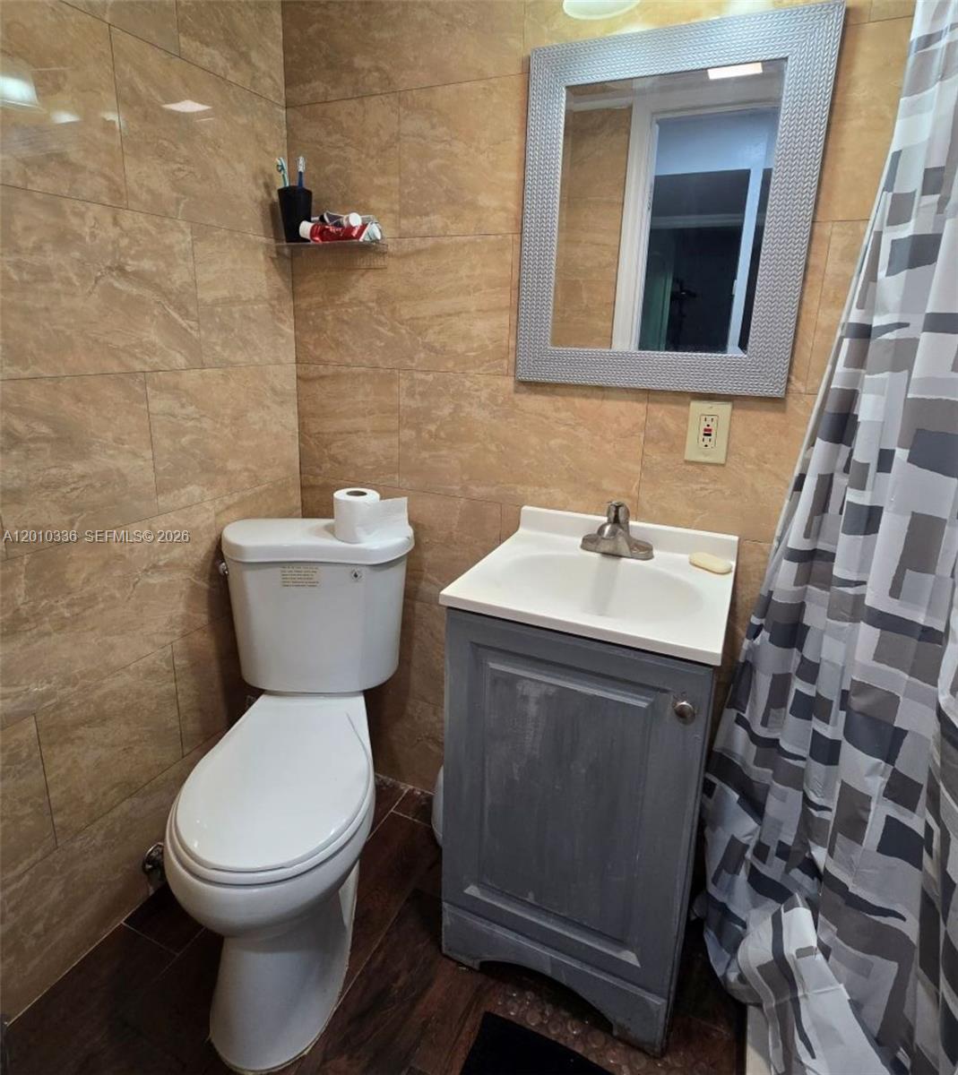 NARANJA LAKES CONDO NO 5 - Residential