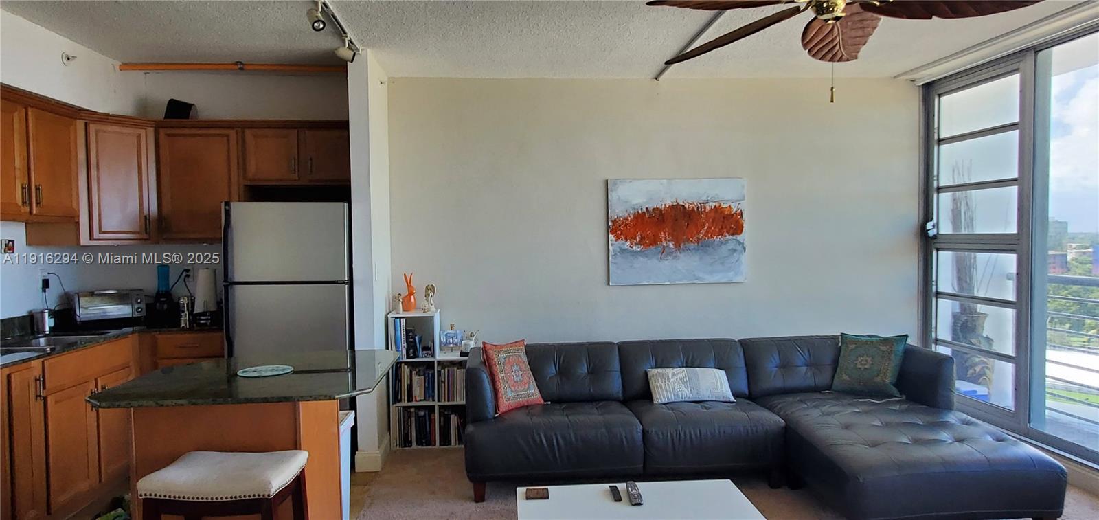 HOME TOWER CONDO - Residential