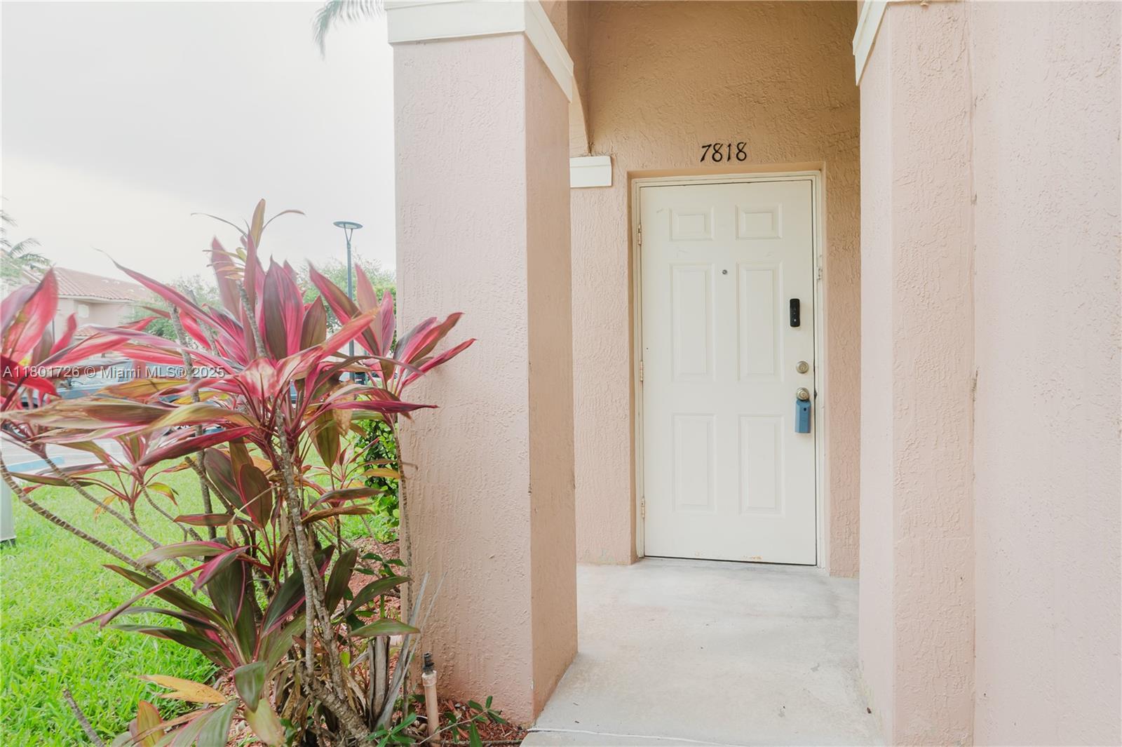 7818 Catalina Cir