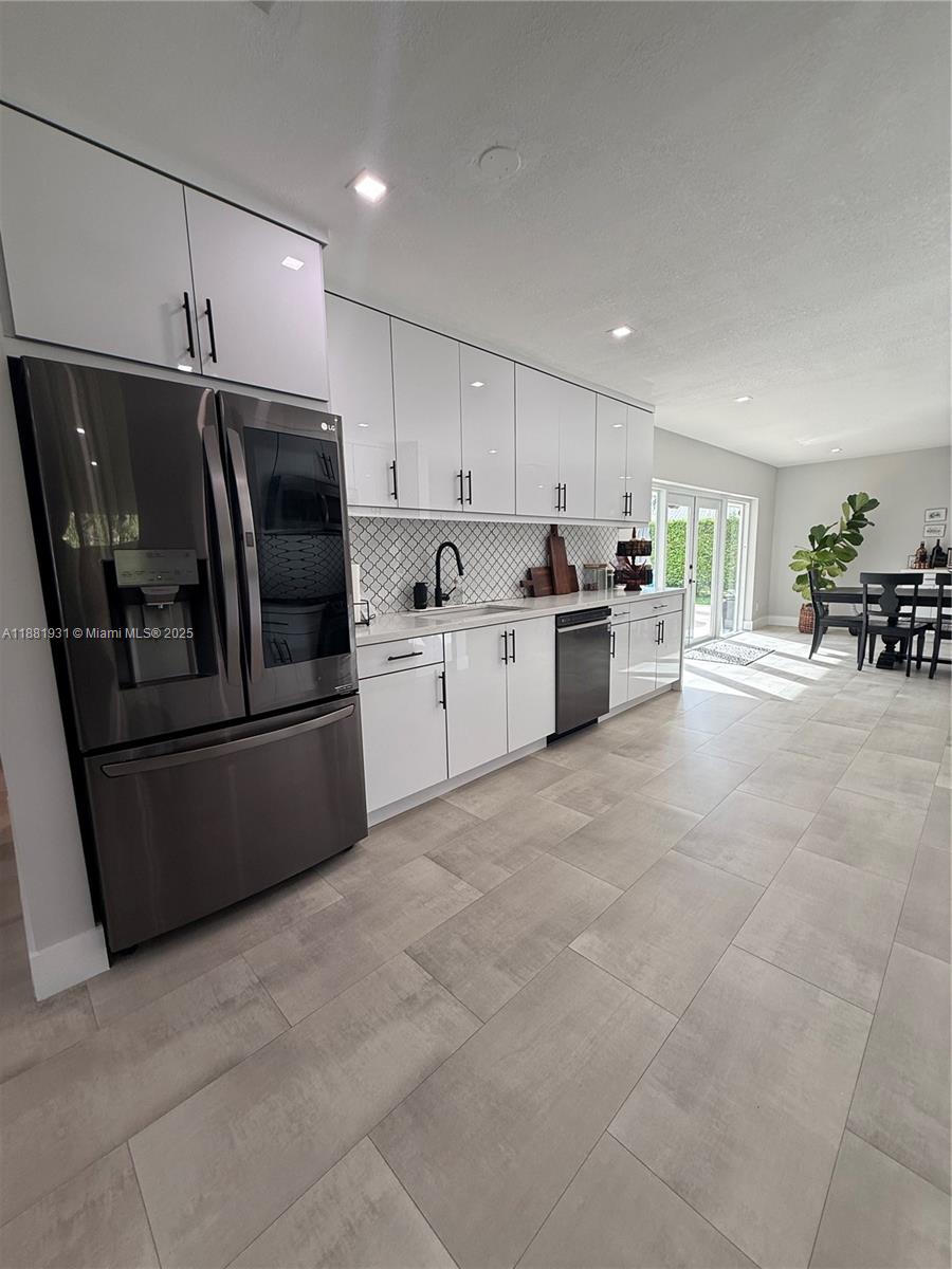 MIAMI LAKES SEC 4 - Residential