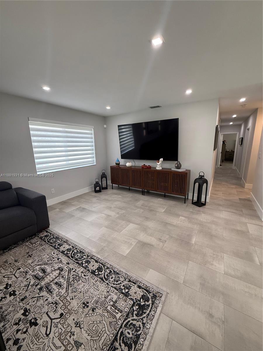 MIAMI LAKES SEC 4 - Residential