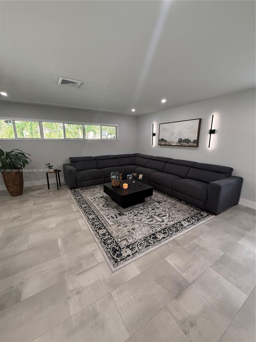 MIAMI LAKES SEC 4 - Residential