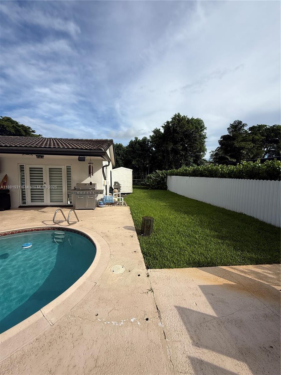 MIAMI LAKES SEC 4 - Residential