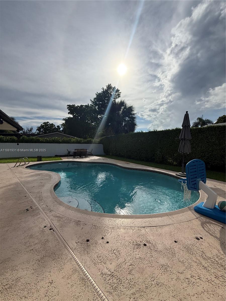 MIAMI LAKES SEC 4 - Residential