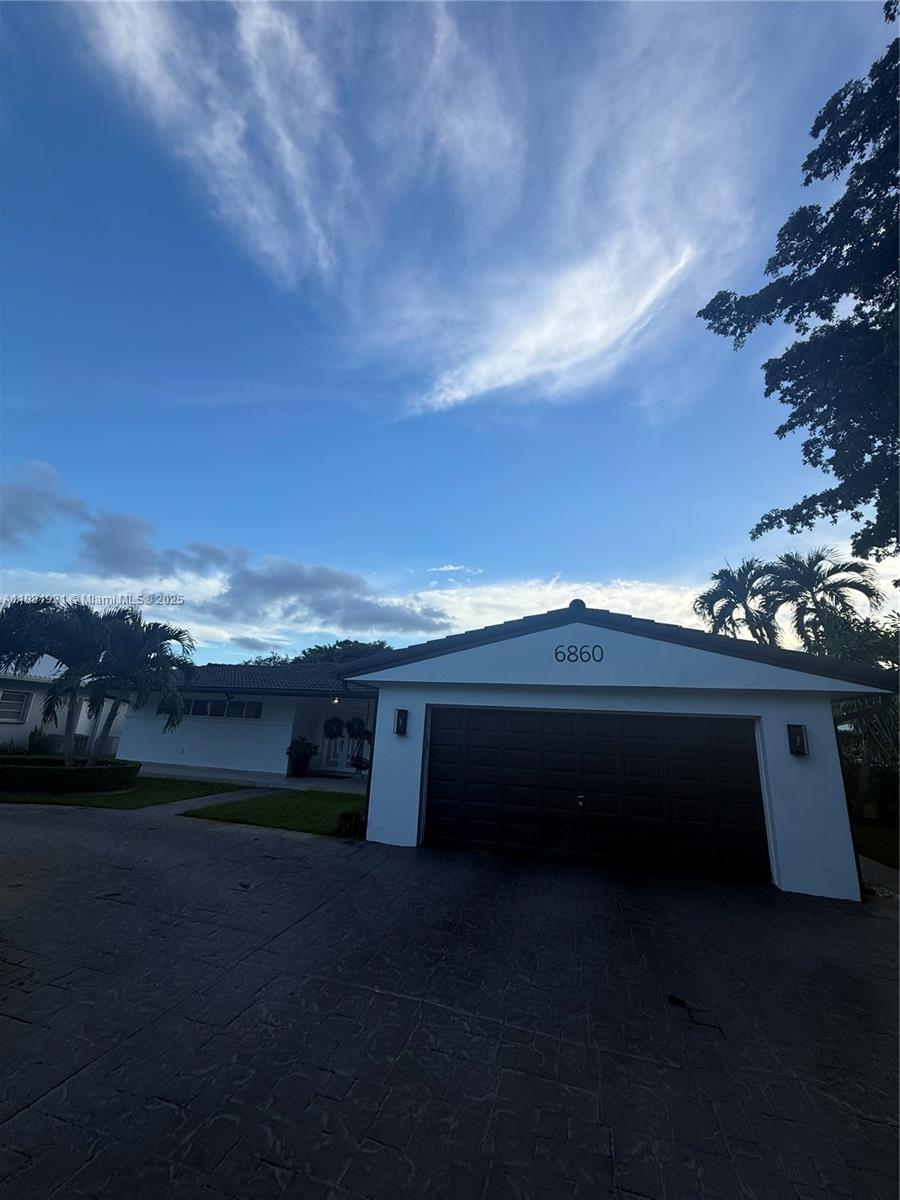 MIAMI LAKES SEC 4 - Residential