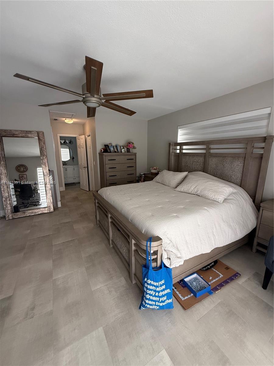 MIAMI LAKES SEC 4 - Residential