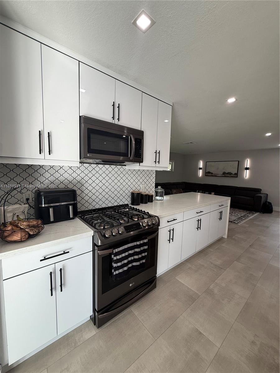 MIAMI LAKES SEC 4 - Residential