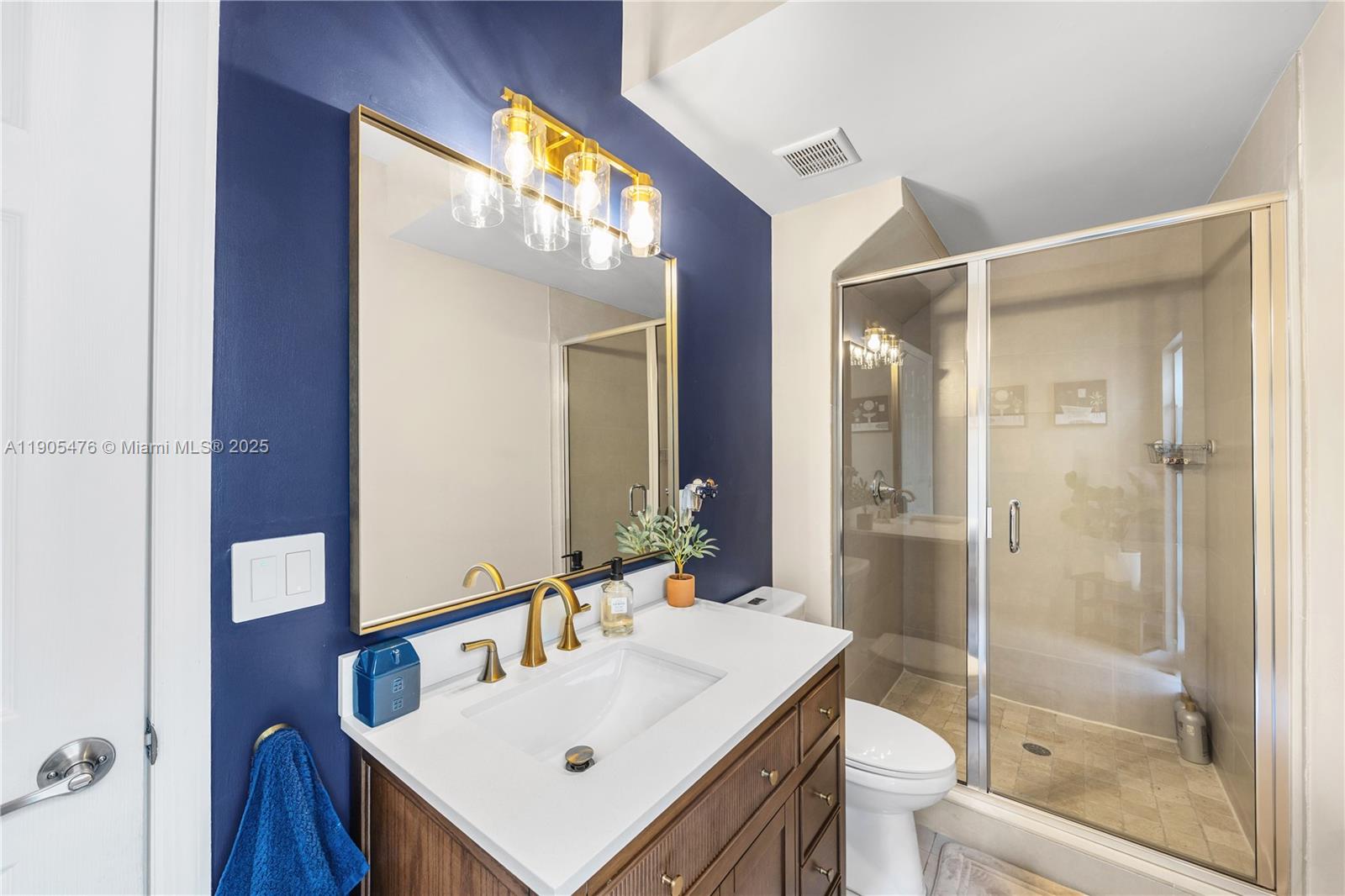 VINTAGE ESTATES - Residential