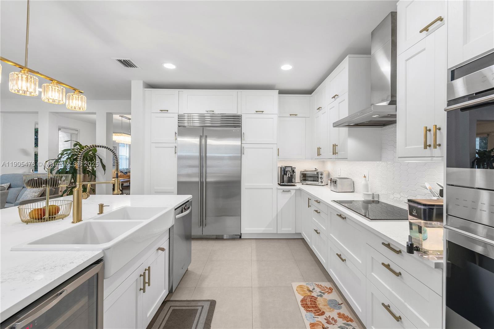 VINTAGE ESTATES - Residential