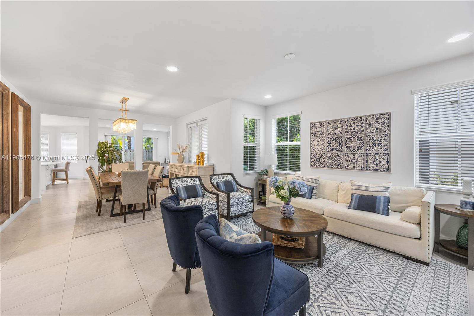 VINTAGE ESTATES - Residential